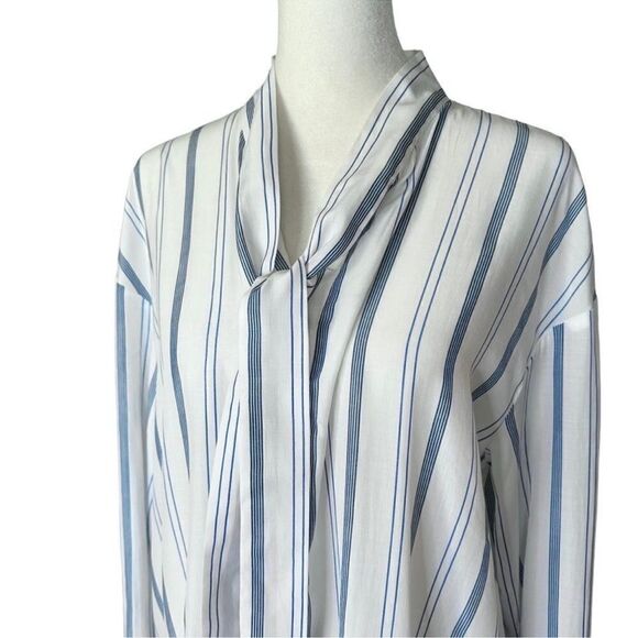 Elizabeth And James Blue Stripe Tie Neck Tunic Button Down Blouse Size Large - Picture 5 of 11
